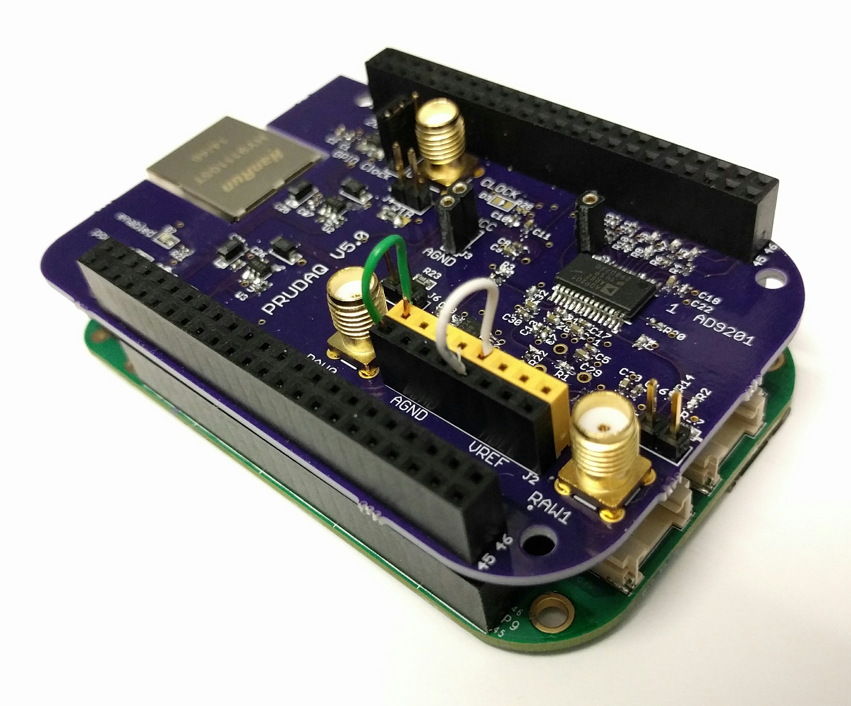 Providing a signal to inputs 0 and 4